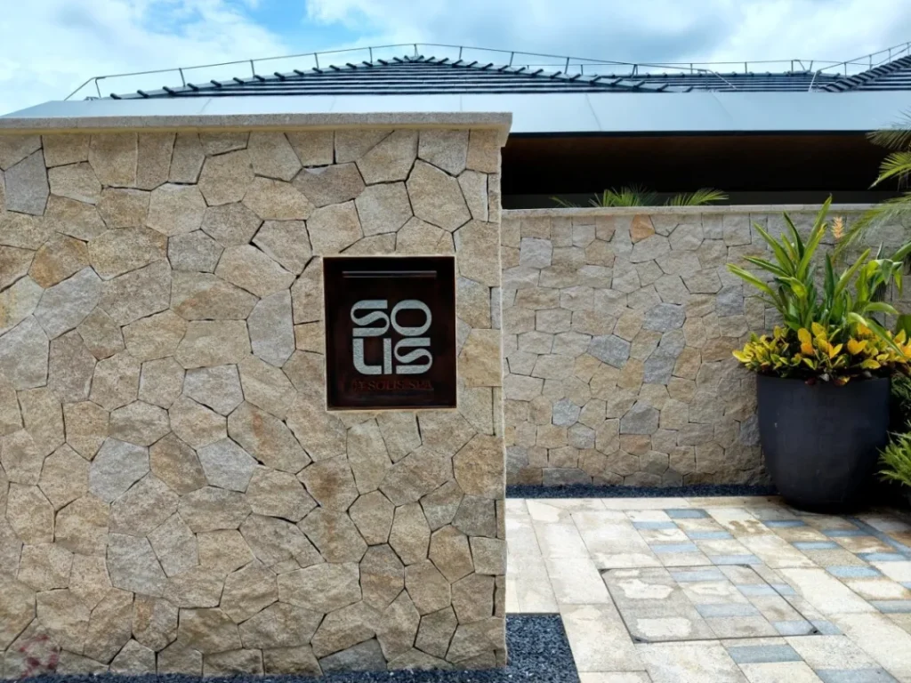 3 3